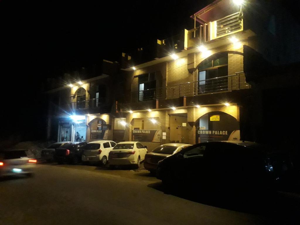 Crown Palace hotel and restaurant